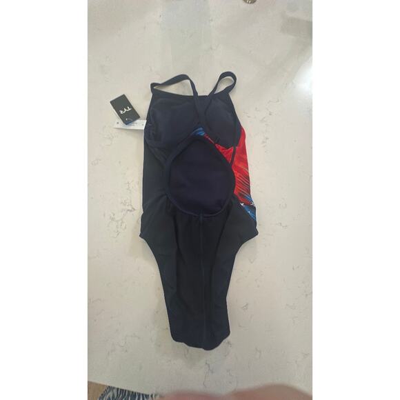 TYR Women's SMALL (30) TYR Durafast Elite® Diamondfit Swimsuit in Valiance - Picture 3 of 3